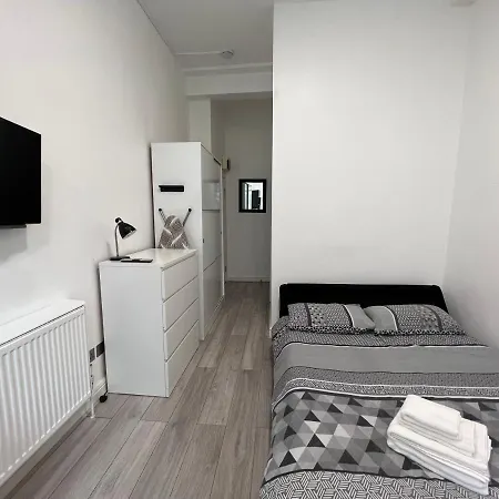 Lovely Studio Apartments On Finchley Road Лондон Экстерьер фото