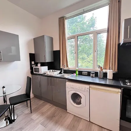Lovely Studio Apartments On Finchley Road Лондон Экстерьер фото