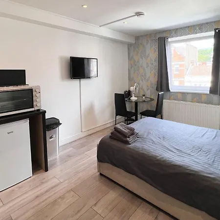 Lovely Studio Apartments On Finchley Road Лондон Экстерьер фото