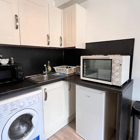 Lovely Studio Apartments On Finchley Road Лондон Экстерьер фото