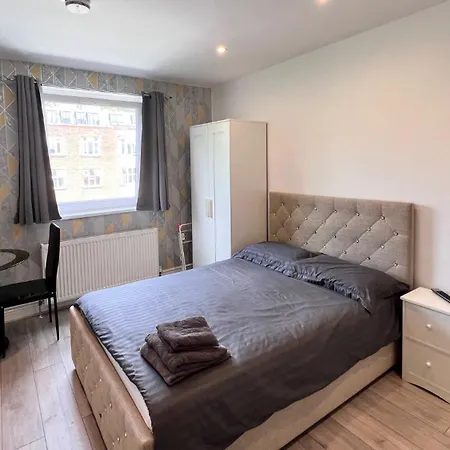 Lovely Studio Apartments On Finchley Road Лондон Экстерьер фото
