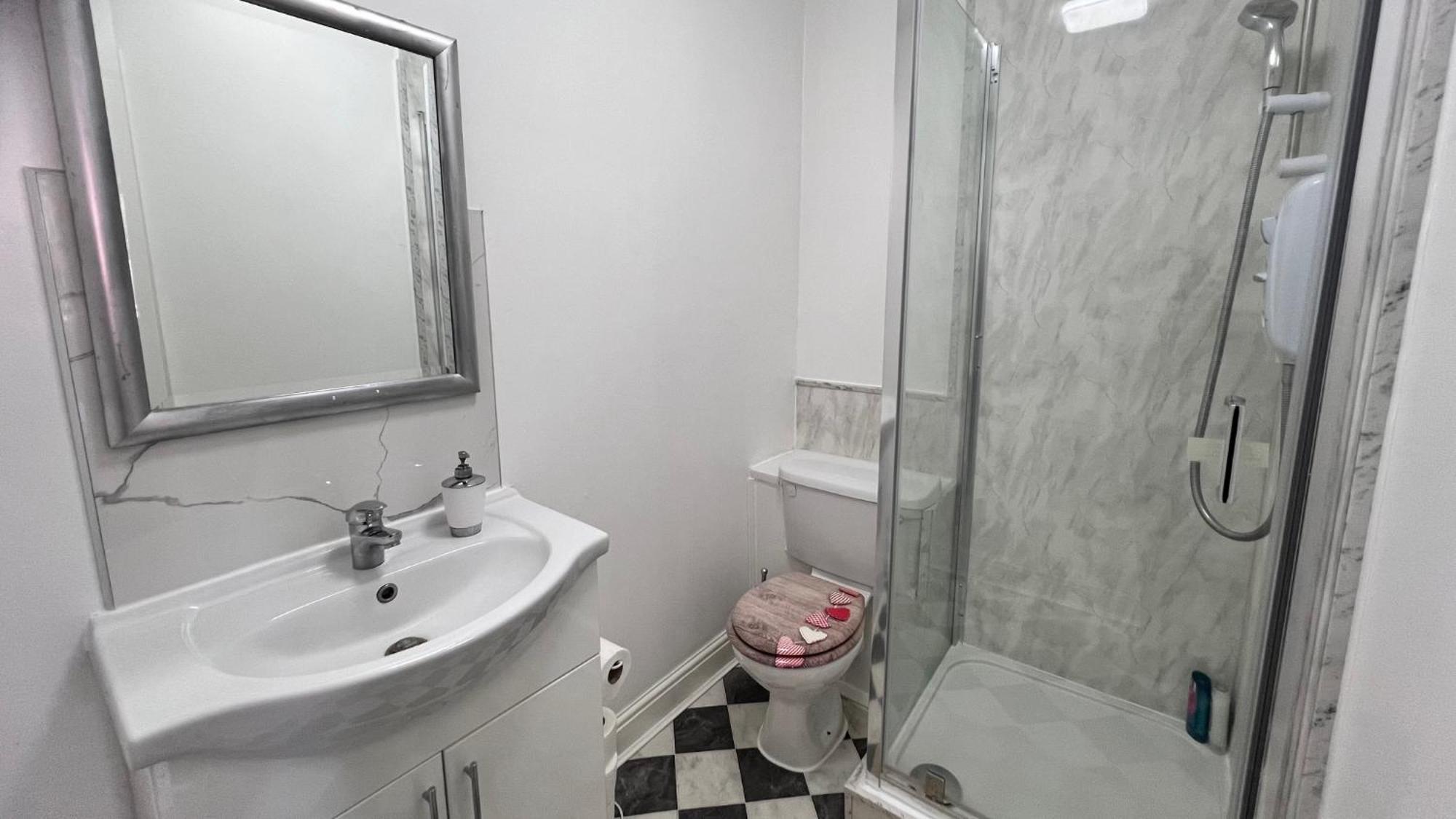 Апартаменты Lovely On Finchley Road